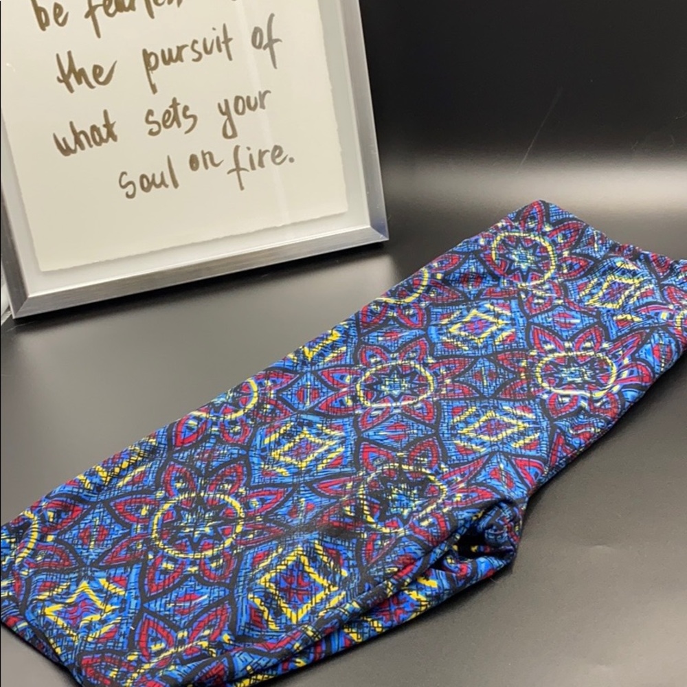 LulaRoe T&C Blue Red Geometric Pattern leggings
